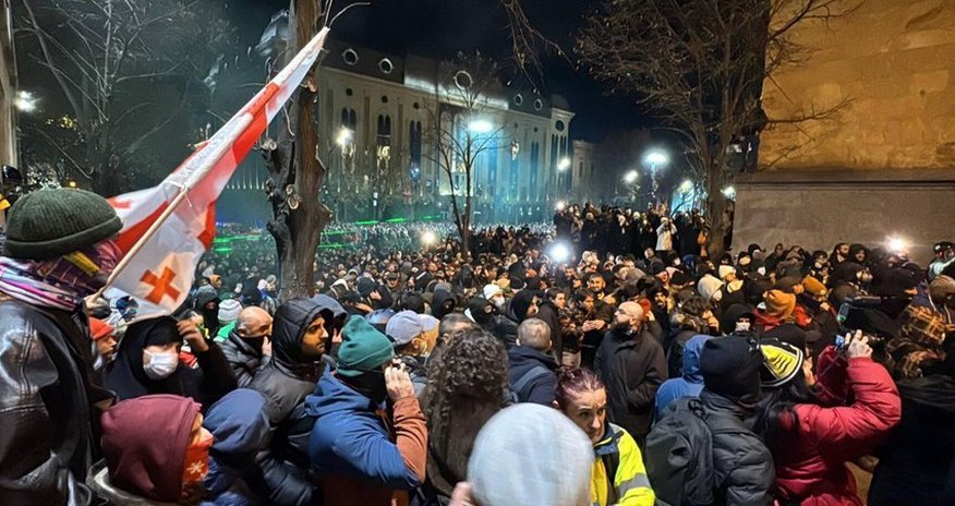 В Тбилиси в ходе акции протеста пострадали 44 человека В Тбилиси в ходе акции протеста пострадали 44 человека