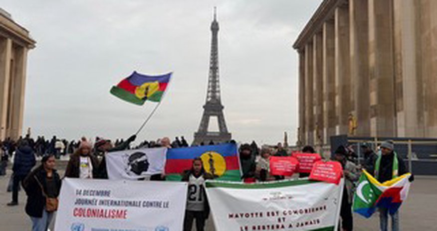 В Париже прошла акция против колониальной политики Франции В Париже прошла акция против колониальной политики Франции