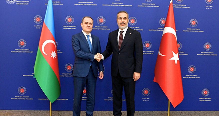 Azərbaycan və Türkiyə XİN rəhbərləri görüşüb Azərbaycan və Türkiyə XİN rəhbərləri görüşüb
