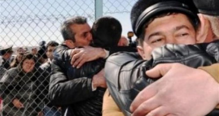 Deputat amnistiya və əhvetmə haqqında qanun qəbul etməyi təklif edir Deputat amnistiya və əhvetmə haqqında qanun qəbul etməyi təklif edir