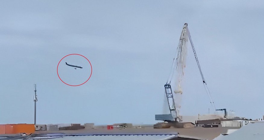 Plane flying from Baku to Grozny crashes in Aktau Plane flying from Baku to Grozny crashes in Aktau