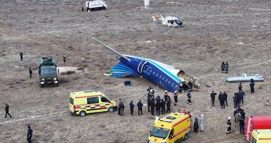 Plane crash survivor recounts stewardess's courage in the face of disaster Plane crash survivor recounts stewardess's courage in the face of disaster