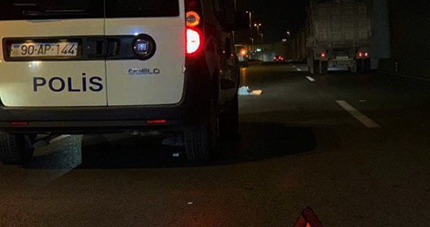 В Баку автомобиль насмерть сбил неизвестного мужчину В Баку автомобиль насмерть сбил неизвестного мужчину