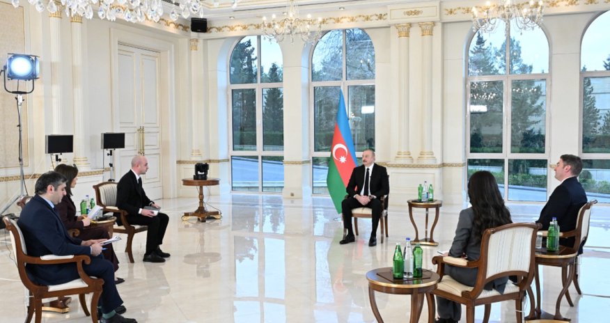 İlham Əliyev yerli televiziya kanallarına müsahibə verib - Canlı - Yenilənib İlham Əliyev yerli televiziya kanallarına müsahibə verib - Canlı - Yenilənib