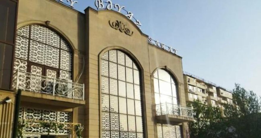 Bakıdakı şadlıq sarayında saxta alkoqollu içkilər aşkarlanıb Bakıdakı şadlıq sarayında saxta alkoqollu içkilər aşkarlanıb
