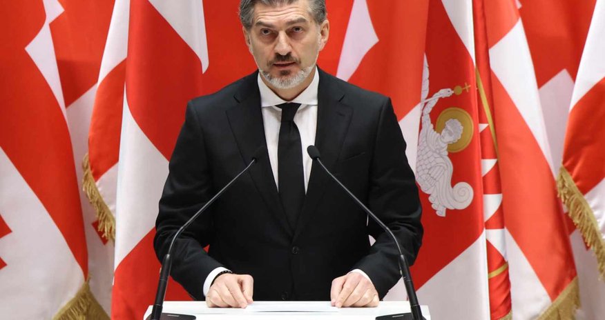 Gürcüstan prezidenti 613 məhbusu əfv edib Gürcüstan prezidenti 613 məhbusu əfv edib