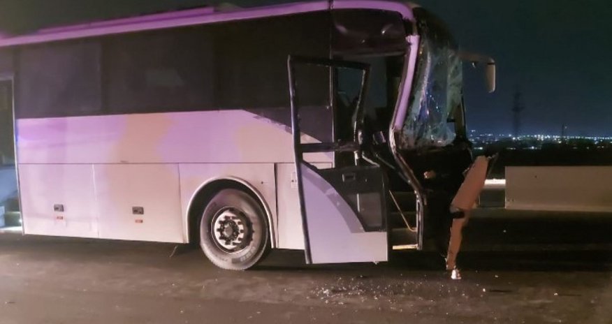 Bakı-Xudat marşrut avtobusu yük avtomobili ilə toqquşub, yaralanan var Bakı-Xudat marşrut avtobusu yük avtomobili ilə toqquşub, yaralanan var