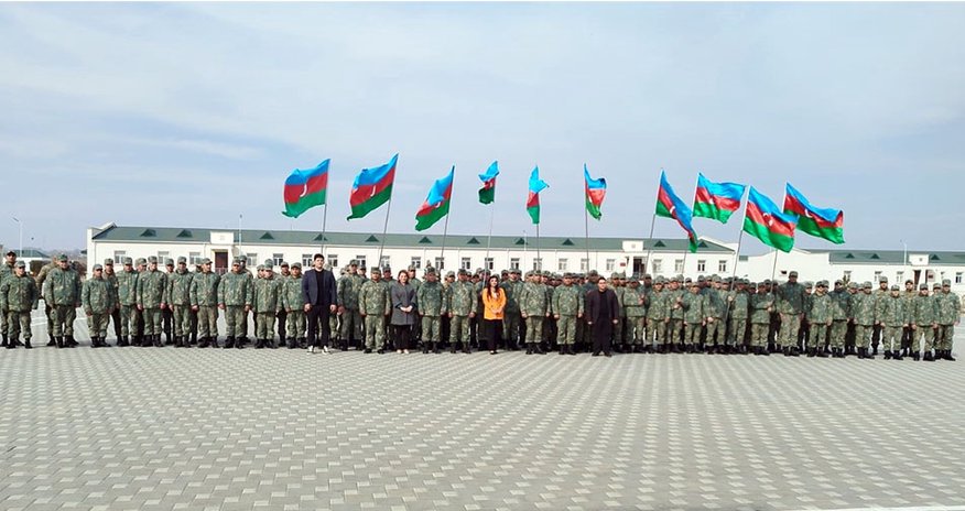 Hərbi hissələrdə görüşlərə müvəqqəti qadağa qoyulur Hərbi hissələrdə görüşlərə müvəqqəti qadağa qoyulur