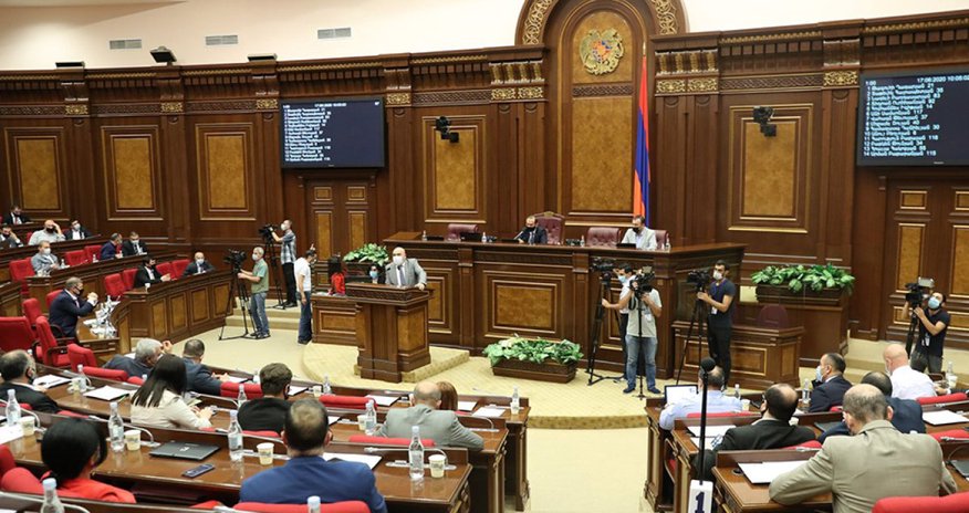 Армяне приняли решение идти в Евросоюз Армяне приняли решение идти в Евросоюз