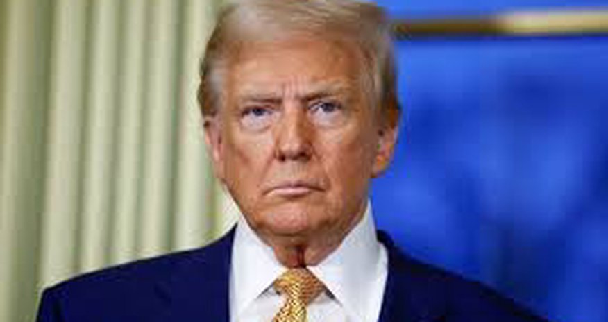 Трамп запретил требовать вакцинацию от COVID-19 в школах Трамп запретил требовать вакцинацию от COVID-19 в школах