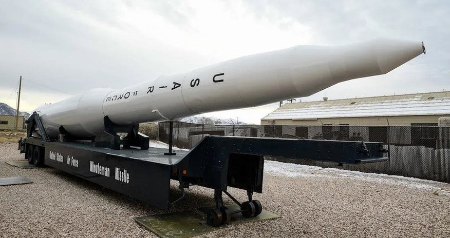 США провели испытательный пуск МБР Minuteman III США провели испытательный пуск МБР Minuteman III