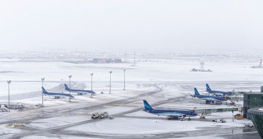 AZAL продолжает полеты, несмотря на непогоду AZAL продолжает полеты, несмотря на непогоду