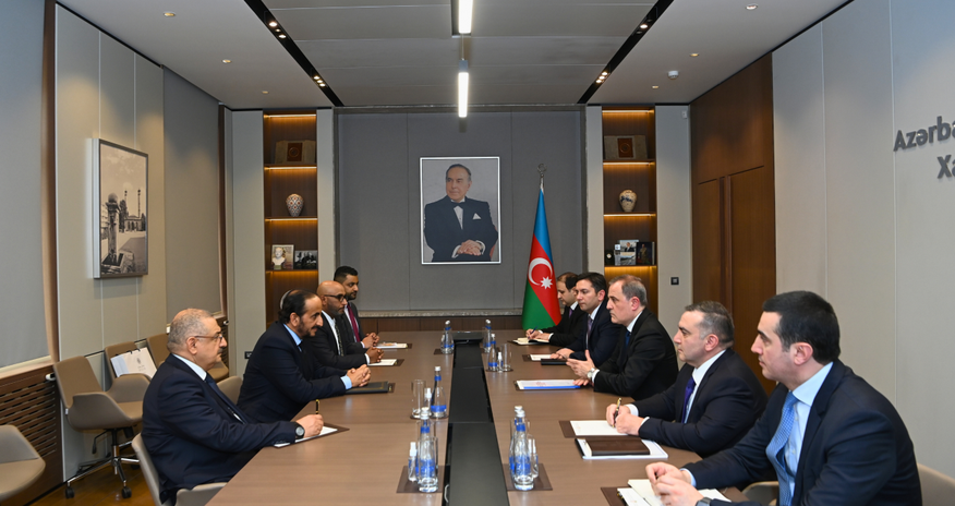 Ceyhun Bayramov Oman Sultanlığının XİN başçısı ilə görüşüb Ceyhun Bayramov Oman Sultanlığının XİN başçısı ilə görüşüb