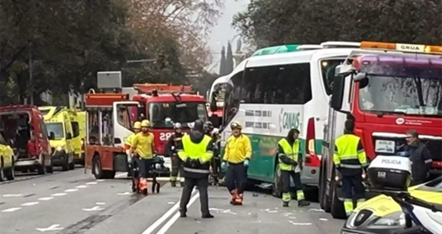 Barselonada avtobuslar toqquşub,30-dan çox xəsarət alan var Barselonada avtobuslar toqquşub,30-dan çox xəsarət alan var