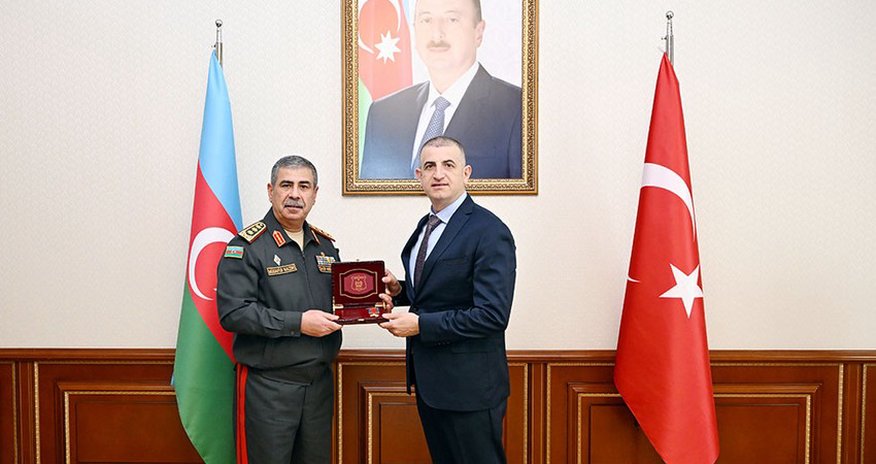Zakir Həsənov Haluk Bayraktarı medalla təltif edib Zakir Həsənov Haluk Bayraktarı medalla təltif edib