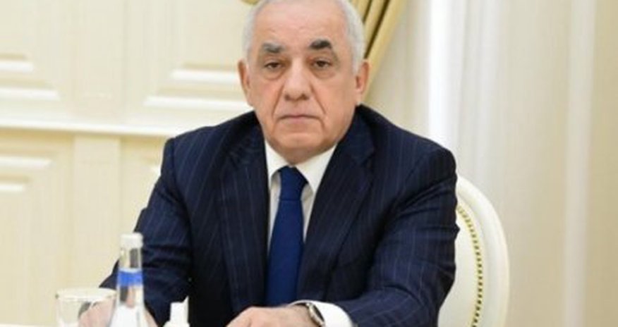 Baş nazir deputatların təkliflərinə cavab verib Baş nazir deputatların təkliflərinə cavab verib