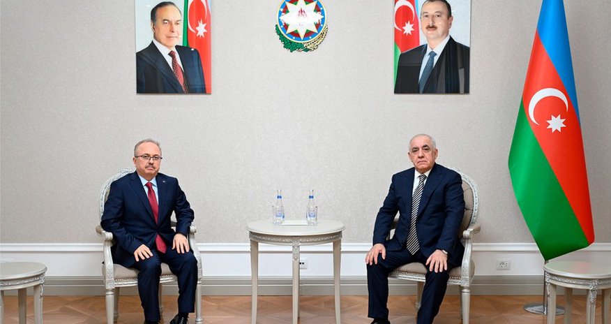 Əli Əsədov Türkiyə səfiri ilə görüşüb Əli Əsədov Türkiyə səfiri ilə görüşüb