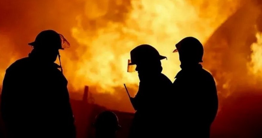 Площадь пожара на нефтебазе в Краснодарском крае увеличилась до 1700 кв. м Площадь пожара на нефтебазе в Краснодарском крае увеличилась до 1700 кв. м