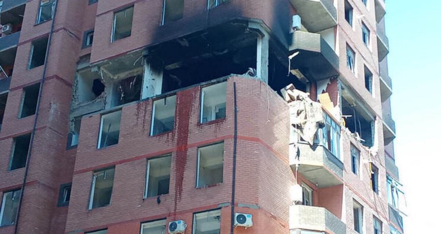 В Махачкале в жилом доме произошел взрыв газа, пострадали два человека В Махачкале в жилом доме произошел взрыв газа, пострадали два человека