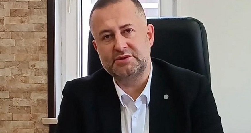 Türkiyənin hakim partiyasının rəsmisi yol qəzasında ölüb Türkiyənin hakim partiyasının rəsmisi yol qəzasında ölüb
