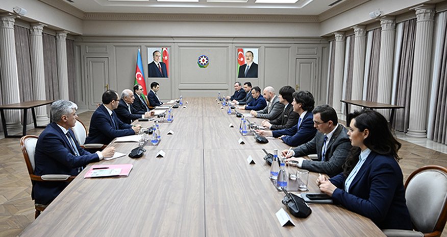 Əli Əsədov moldovalı həmkarı ilə görüşüb Əli Əsədov moldovalı həmkarı ilə görüşüb