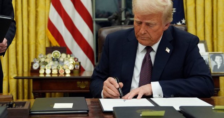 Трамп допустил введение 25% пошлин на фармацевтическую продукцию Трамп допустил введение 25% пошлин на фармацевтическую продукцию