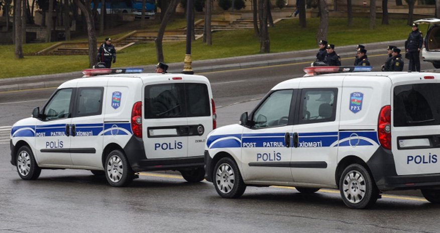В Баку мужчина убил жену и бросился с 14-го этажа В Баку мужчина убил жену и бросился с 14-го этажа