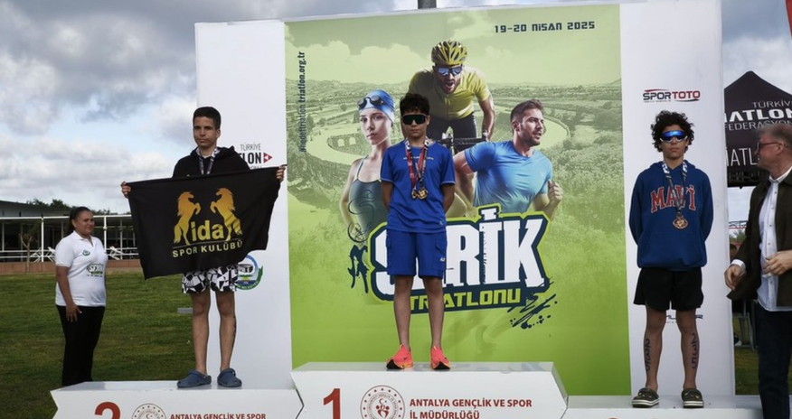 Azerbaijani triathlete secures first place in Türkiye Azerbaijani triathlete secures first place in Türkiye