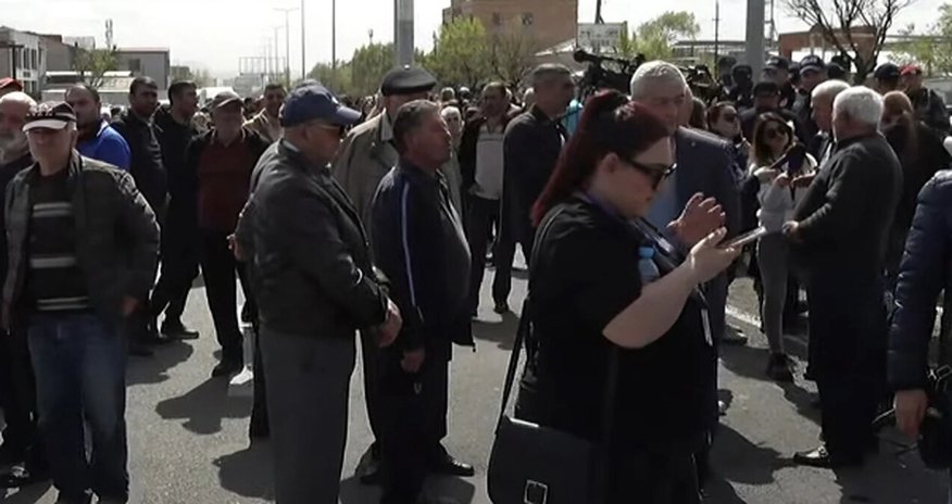 Жители Армении вышли на протесты Жители Армении вышли на протесты