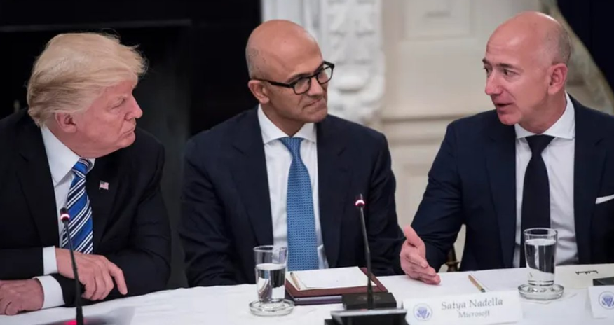 Трамп наехал на главу Amazon Трамп наехал на главу Amazon