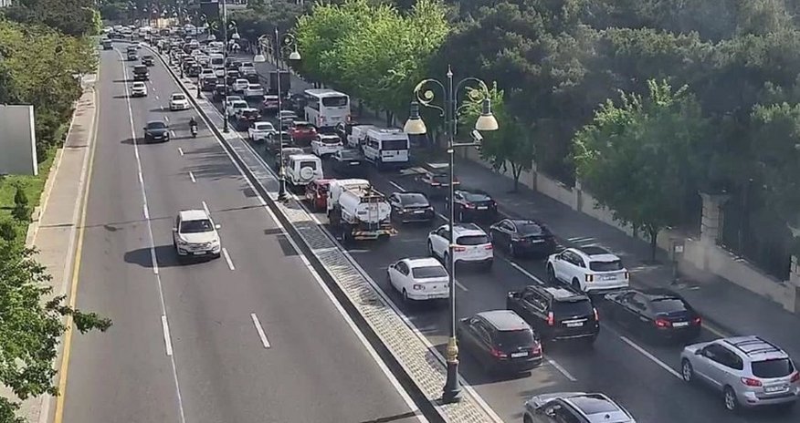 Yollarda tıxac var - Siyahı Yollarda tıxac var - Siyahı