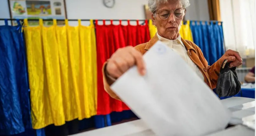 Bucharest mayor wins Romanian presidency, rival calls for protests Bucharest mayor wins Romanian presidency, rival calls for protests