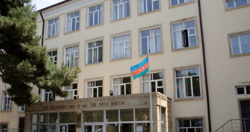 Уволены директора двух бакинских школ Уволены директора двух бакинских школ