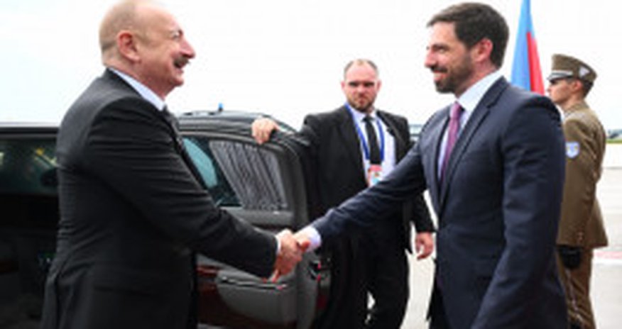 İlham Əliyevin Macarıstana səfəri başa çatıb İlham Əliyevin Macarıstana səfəri başa çatıb