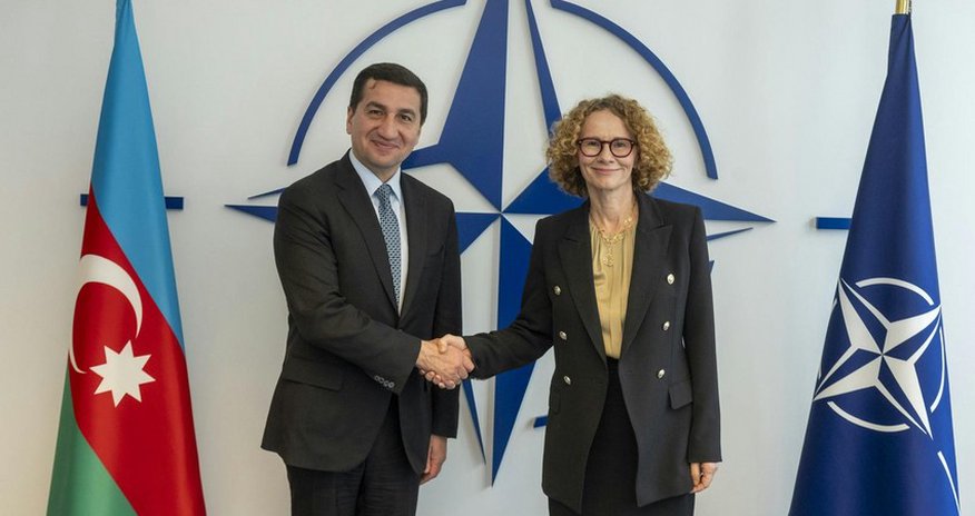 Hikmət Hacıyev NATO baş katibinin müavini ilə görüşüb Hikmət Hacıyev NATO baş katibinin müavini ilə görüşüb