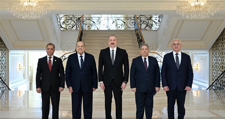 Prezident Misir Senatının sədrini qəbul edib Prezident Misir Senatının sədrini qəbul edib