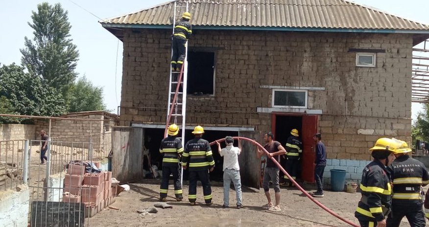 Neftçalada ev yanıb, ölən və xəsarət alan var - Yenilənib Neftçalada ev yanıb, ölən və xəsarət alan var - Yenilənib