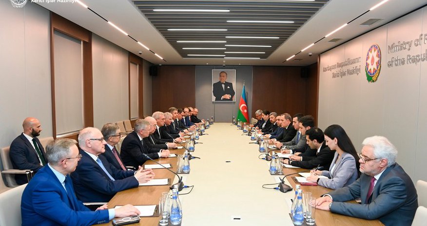 Azərbaycanla Rusiya arasında ikitərəfli münasibətlər müzakirə olunub Azərbaycanla Rusiya arasında ikitərəfli münasibətlər müzakirə olunub