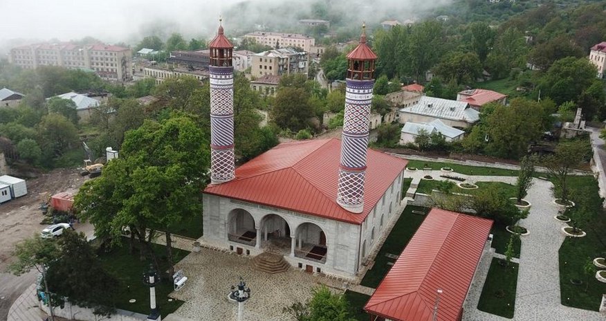 В Шуше в мечети Юхары Говхар Ага будет совершен праздничный намаз В Шуше в мечети Юхары Говхар Ага будет совершен праздничный намаз