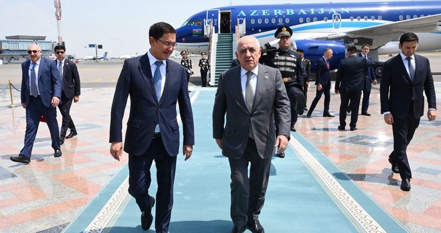 Baş nazir Özbəkistanda səfərdədir Baş nazir Özbəkistanda səfərdədir