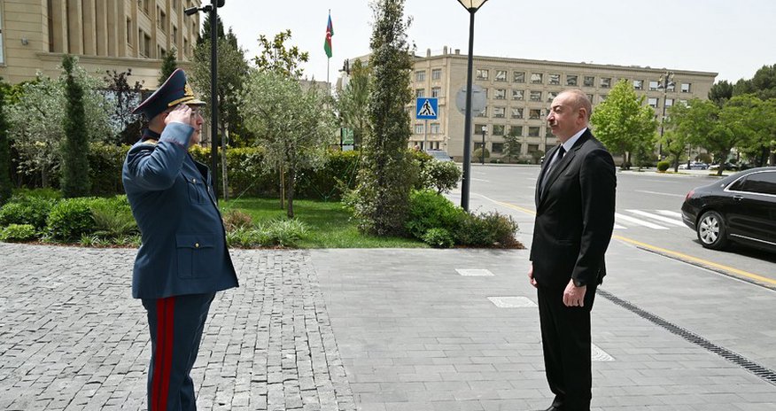 Алиев принял участие в открытии нового административного здания ГТК в Баку Алиев принял участие в открытии нового административного здания ГТК в Баку