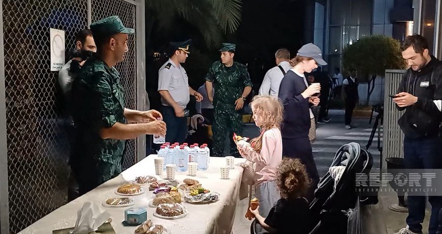 В Азербайджан из Ирана эвакуирована очередная группа граждан РФ В Азербайджан из Ирана эвакуирована очередная группа граждан РФ