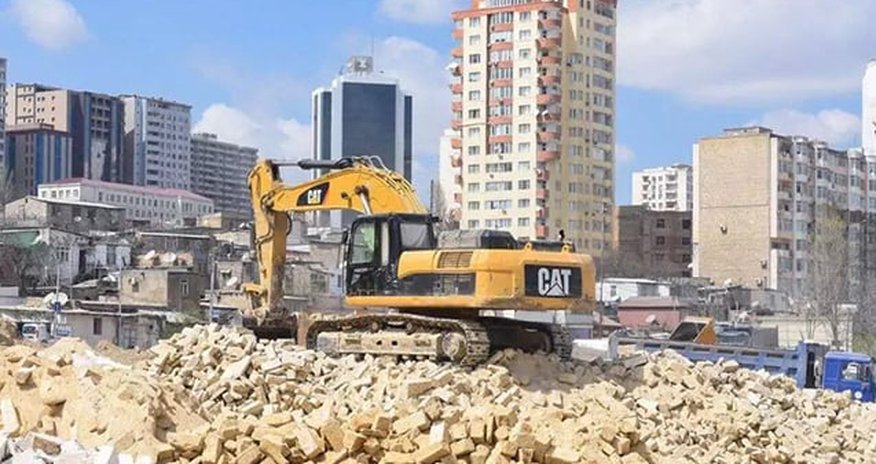 Binəqədidə bu evlər söküləcək Binəqədidə bu evlər söküləcək