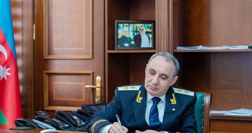 Baş Prokuror əmrlər imzalayıb Baş Prokuror əmrlər imzalayıb