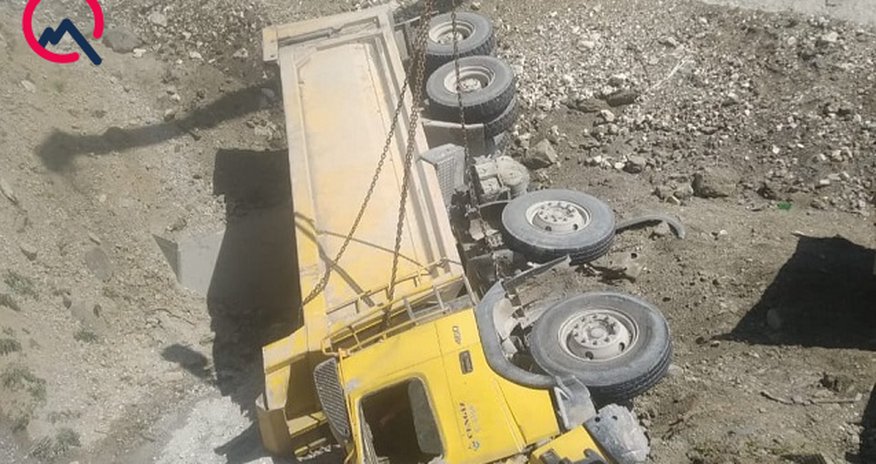 Kəlbəcərdə yük avtomobili aşıb, ölən var Kəlbəcərdə yük avtomobili aşıb, ölən var