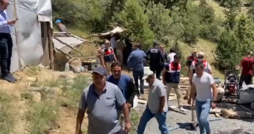 Türkiyədə daş karxanasında uçqun olub, ölən və yaralananlar var Türkiyədə daş karxanasında uçqun olub, ölən və yaralananlar var