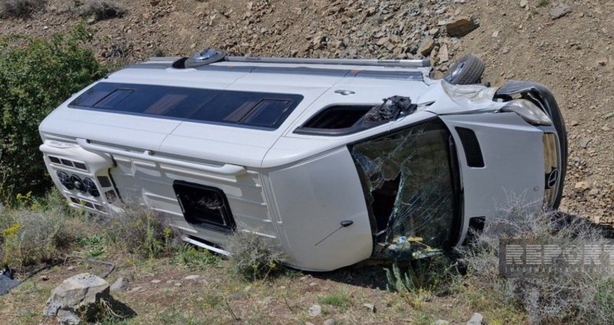 Ağdam-Füzuli yolunda mikroavtobus aşıb, 20 nəfər xəsarət alıb Ağdam-Füzuli yolunda mikroavtobus aşıb, 20 nəfər xəsarət alıb