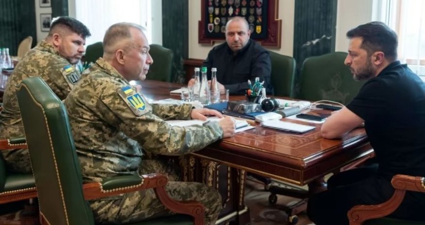Зеленский анонсировал дальнобойные удары по России Зеленский анонсировал дальнобойные удары по России