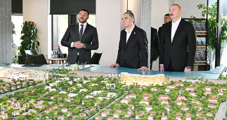 İlham Əliyev və Qurbanqulu Berdiməhəmmədov “Sea Breeze”də olublar İlham Əliyev və Qurbanqulu Berdiməhəmmədov “Sea Breeze”də olublar