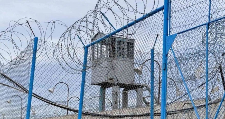 В Баку матери задержанных россиян навестили сыновей В Баку матери задержанных россиян навестили сыновей